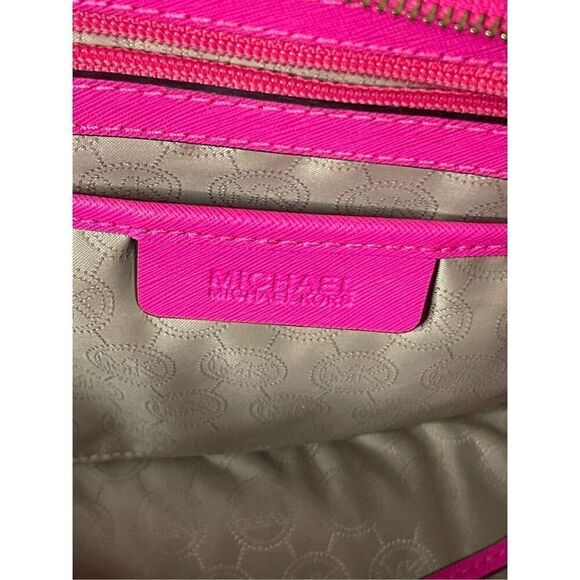 Michael Kors Selma Saffino Leather Medium Satchel in Rasberry - Picture 3 of 5